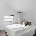 Three-bedroom In Semesterbostad