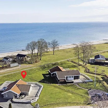 Three-bedroom In Hébergement de vacances