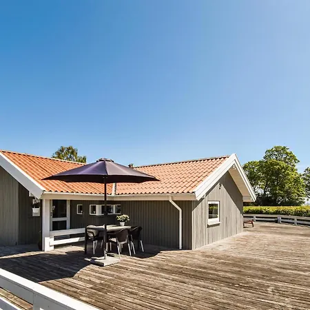 Three-bedroom In Casa vacanze *